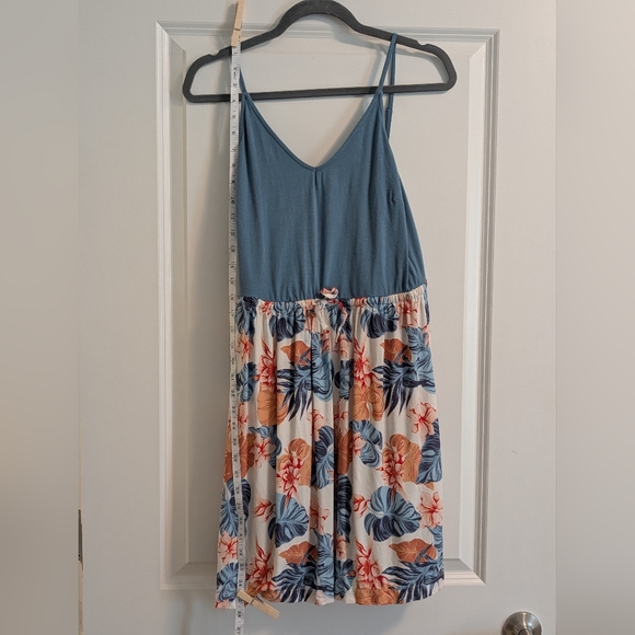 NWOT Roxy Floral Red, White & Blue Dress Size M - Picture 8 of 11